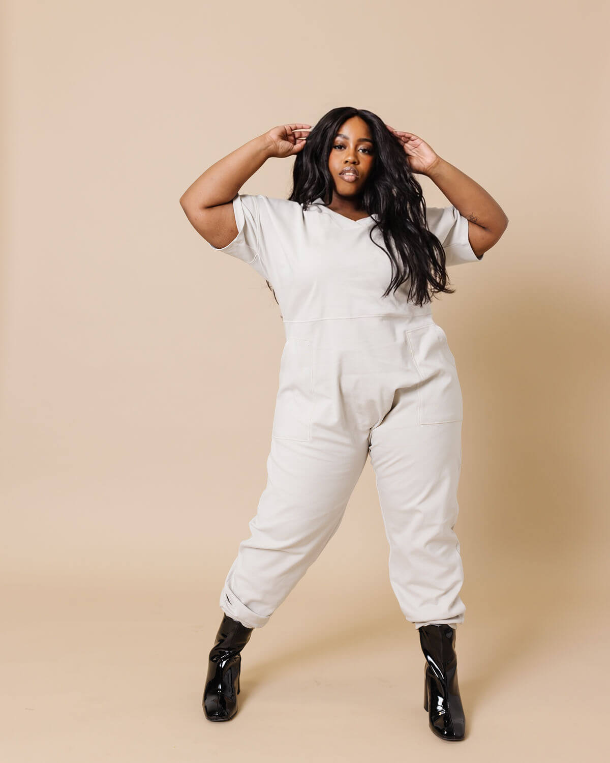 Sienna V-Neck Short Sleeve Jumpsuit | M-3XL – Cents Of Style
